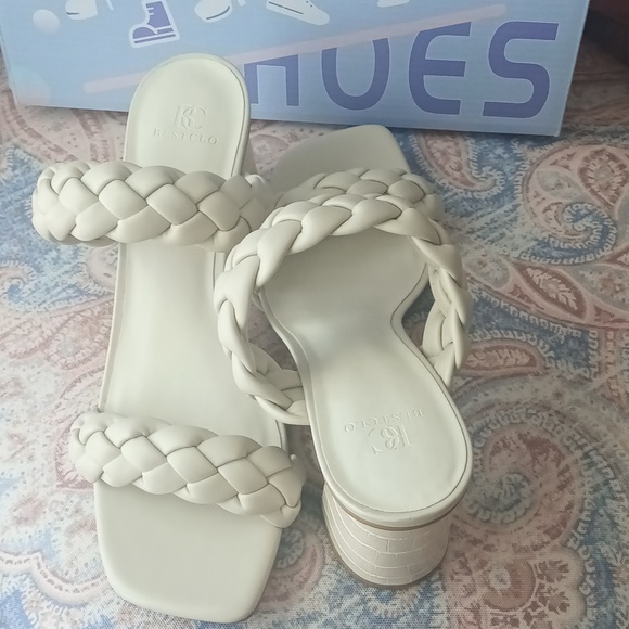 braided Sandals - Picture 4 of 6